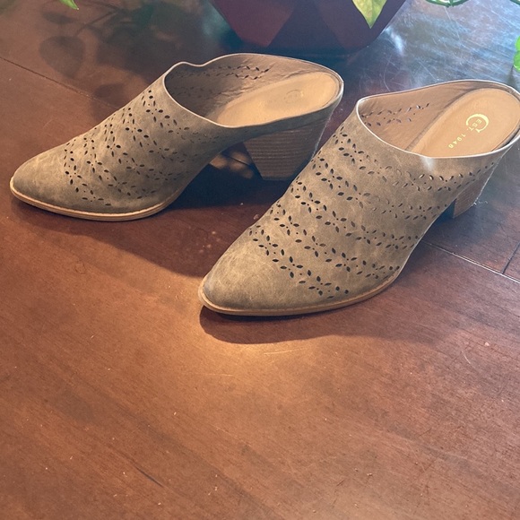 Size 9 Taupe Heeled Mules (ABBA) - Picture 3 of 11